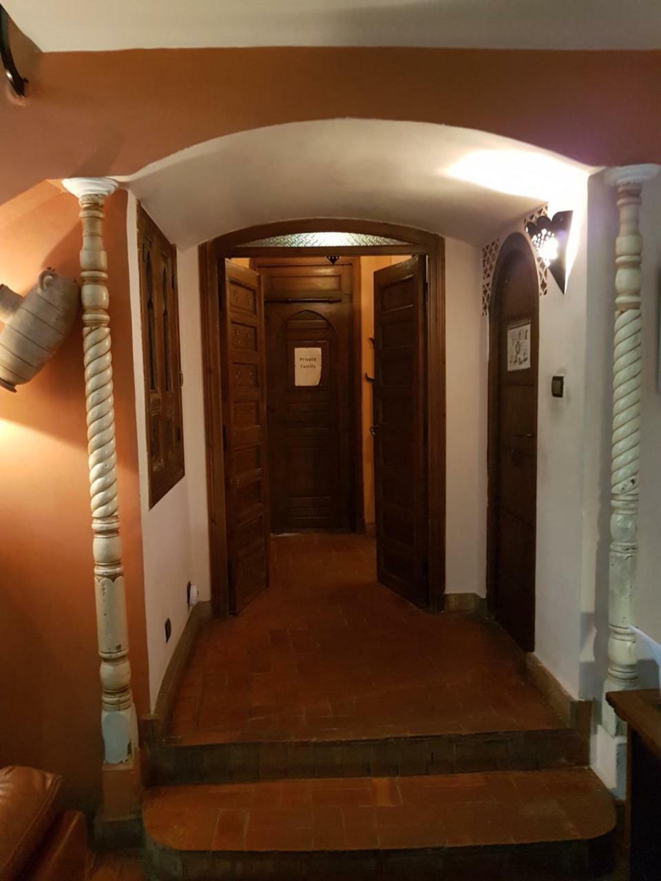 Ambassy Hotel ケニトラ エクステリア 写真